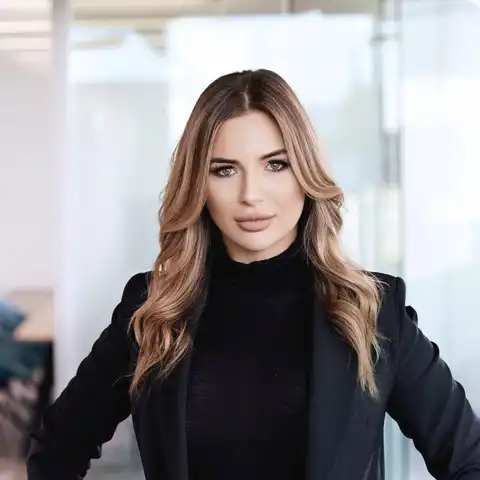 Usere Personalberaterin Alisa Frank - head for work - Personalberatung, Headhunter und Personalvermittlung